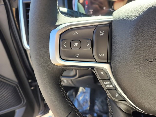 New 2026 RAM 1500 4x4 Crew Cab image 32