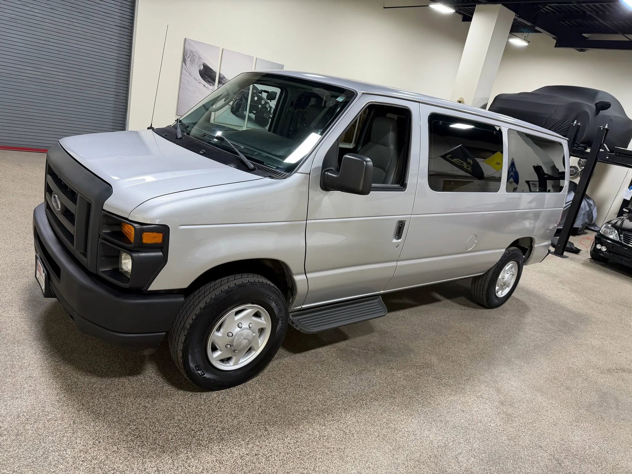 Used 2014 Ford E-250 and Econoline 250 w/ Power Group image 9