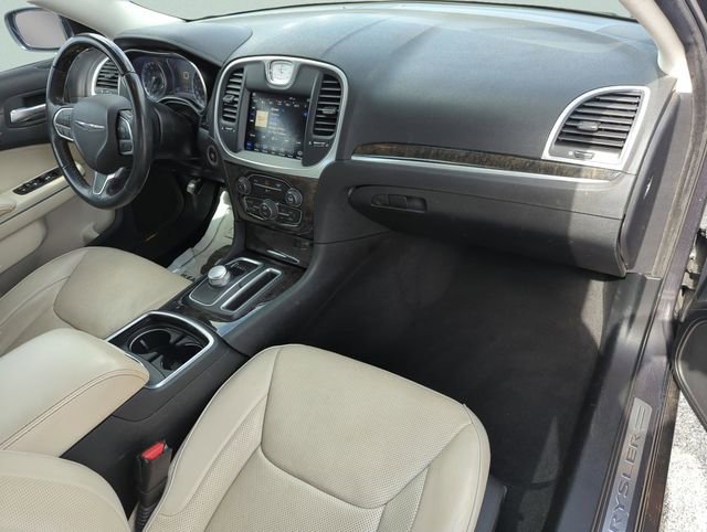 Used 2019 Chrysler 300 Limited image 21