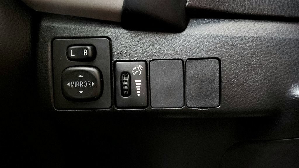 Certified 2019 Toyota Corolla LE FWD image 31