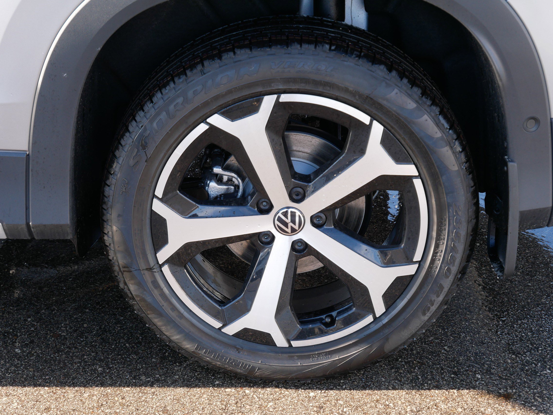 New 2026 Volkswagen Tiguan SE image 4