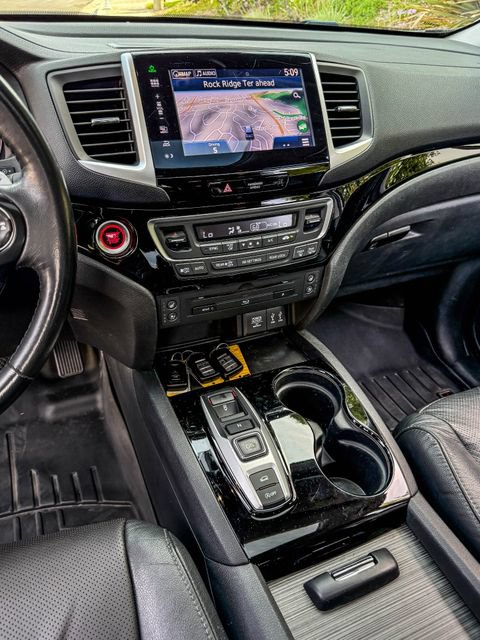 Used 2016 Honda Pilot Elite image 8