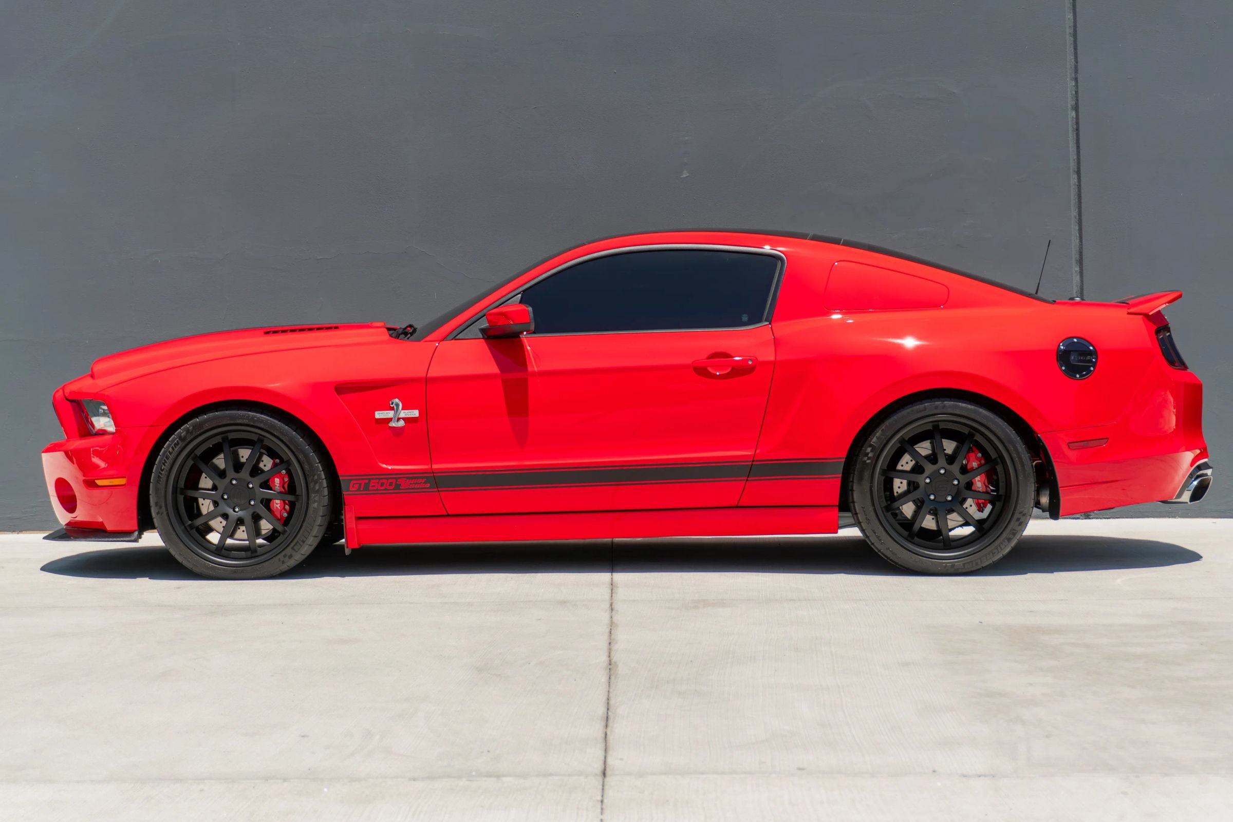 Used 2014 Ford Mustang Shelby GT500 w/ Equipment Group 821A RWD image 2