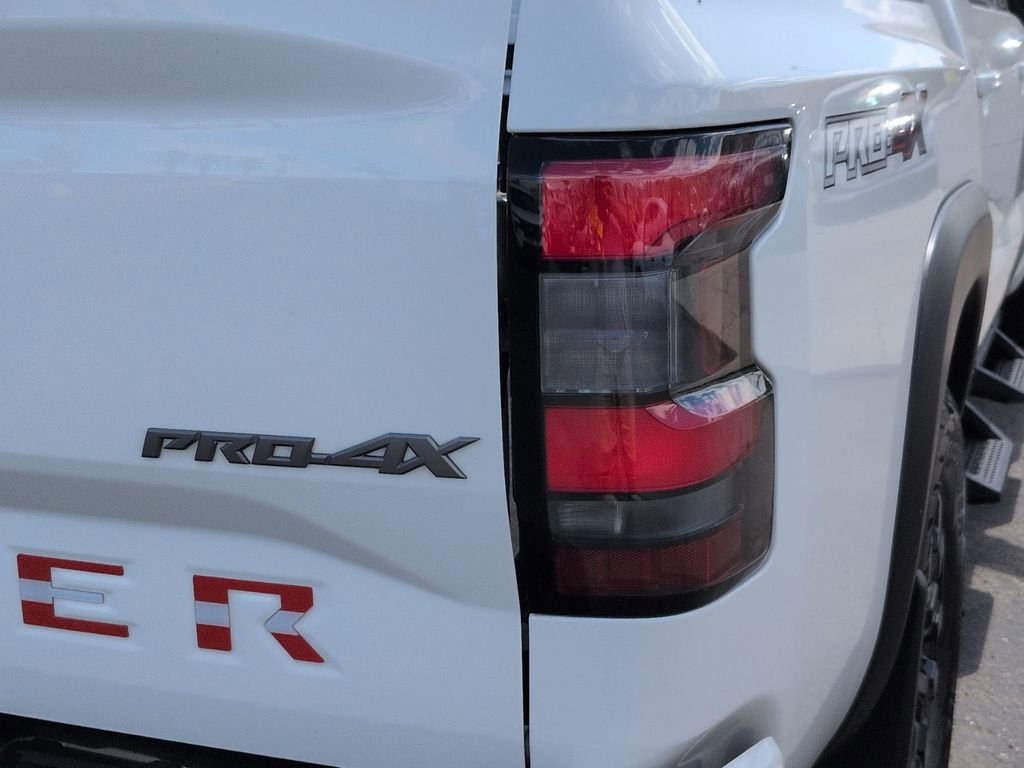 Used 2023 Nissan Frontier PRO-4X w/ Pro Convenience Package image 11