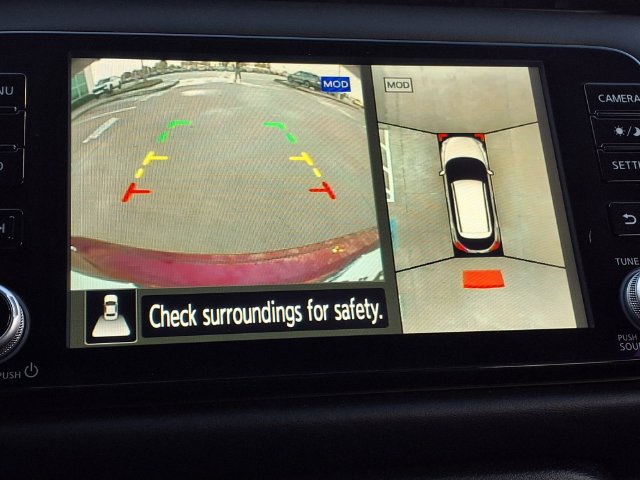 Used 2023 Nissan Kicks SR w/ SR Premium Package FWD image 19