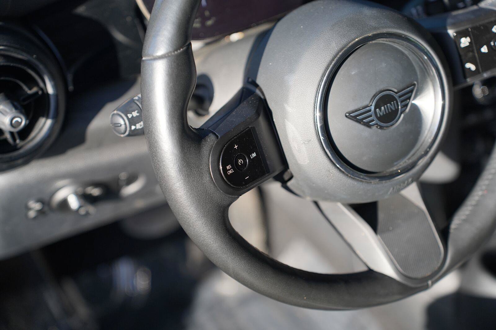 Used 2024 MINI Cooper SE FWD image 13