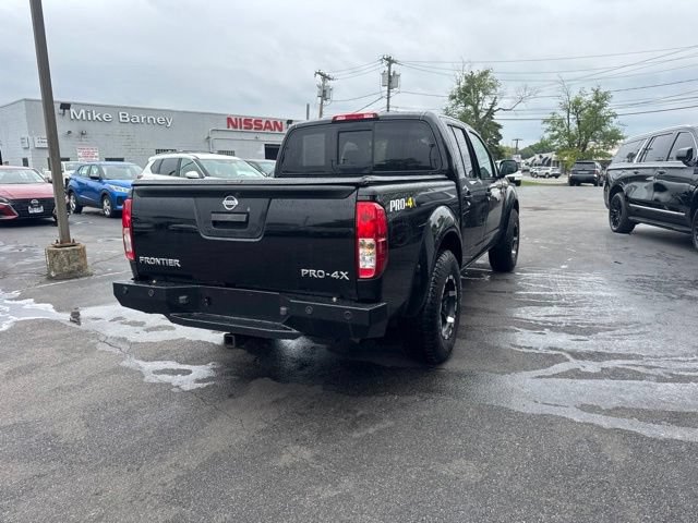 Used 2017 Nissan Frontier PRO-4X AWD/4WD image 2