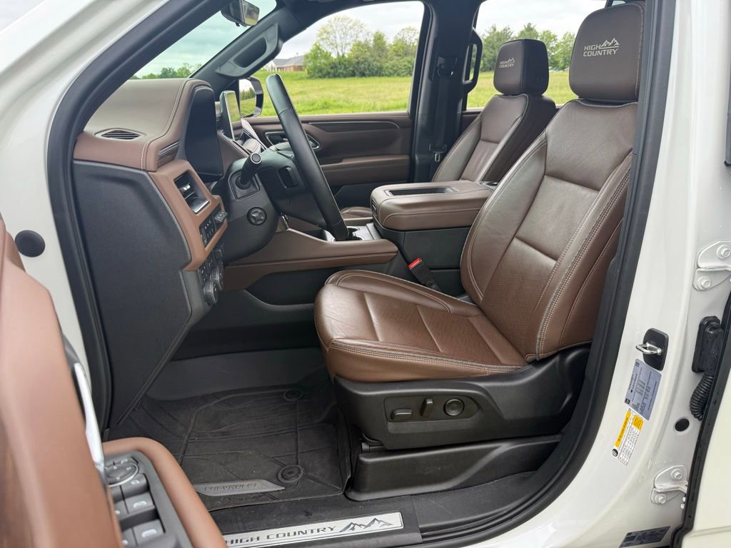 Used 2023 Chevrolet Tahoe High Country w/ Premium Package AWD/4WD image 9