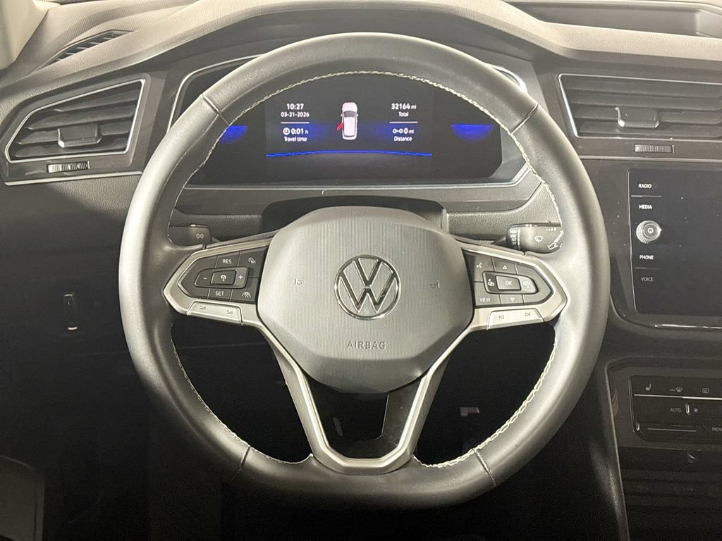 Certified 2022 Volkswagen Tiguan SE w/ Panoramic Sunroof Package AWD/4WD image 14