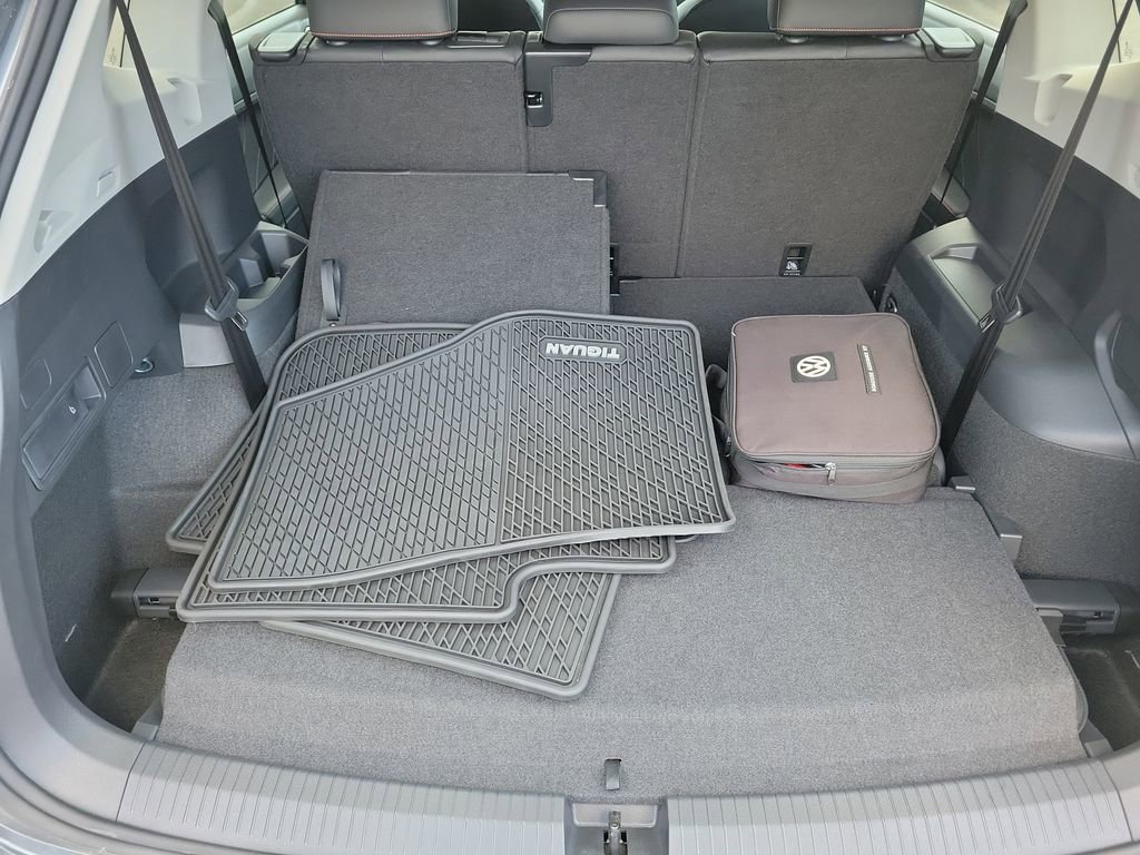Used 2024 Volkswagen Tiguan Wolfsburg Edition image 8