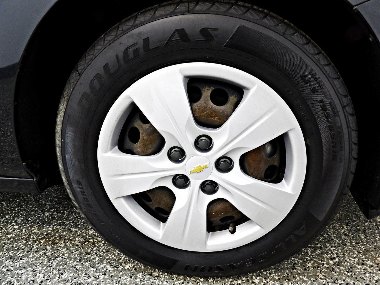 Used 2017 Chevrolet Cruze LS image 21