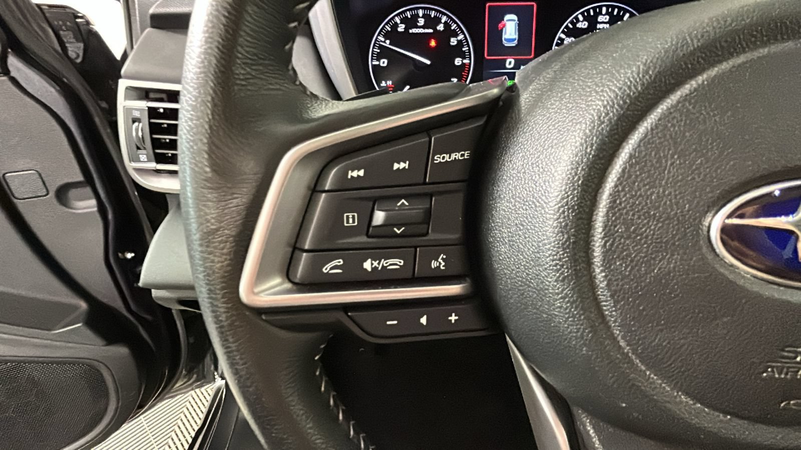 Used 2023 Subaru Outback Limited AWD/4WD image 19