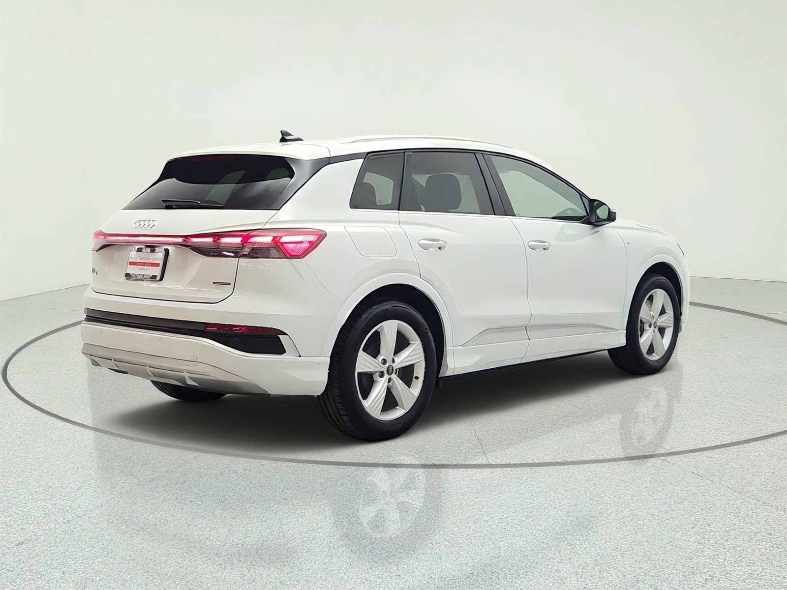 Used 2024 Audi Q4 e-tron Premium Plus w/ Premium Plus AWD/4WD image 5
