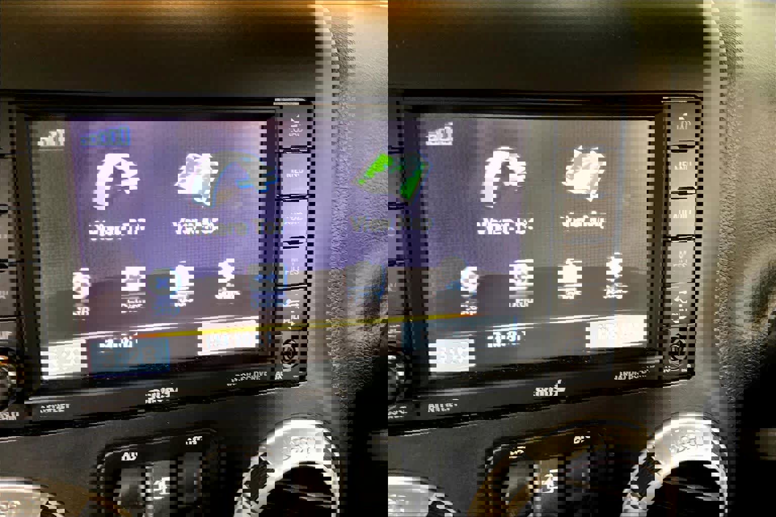 Used 2017 Jeep Wrangler Unlimited Sahara w/ Connectivity Group image 26