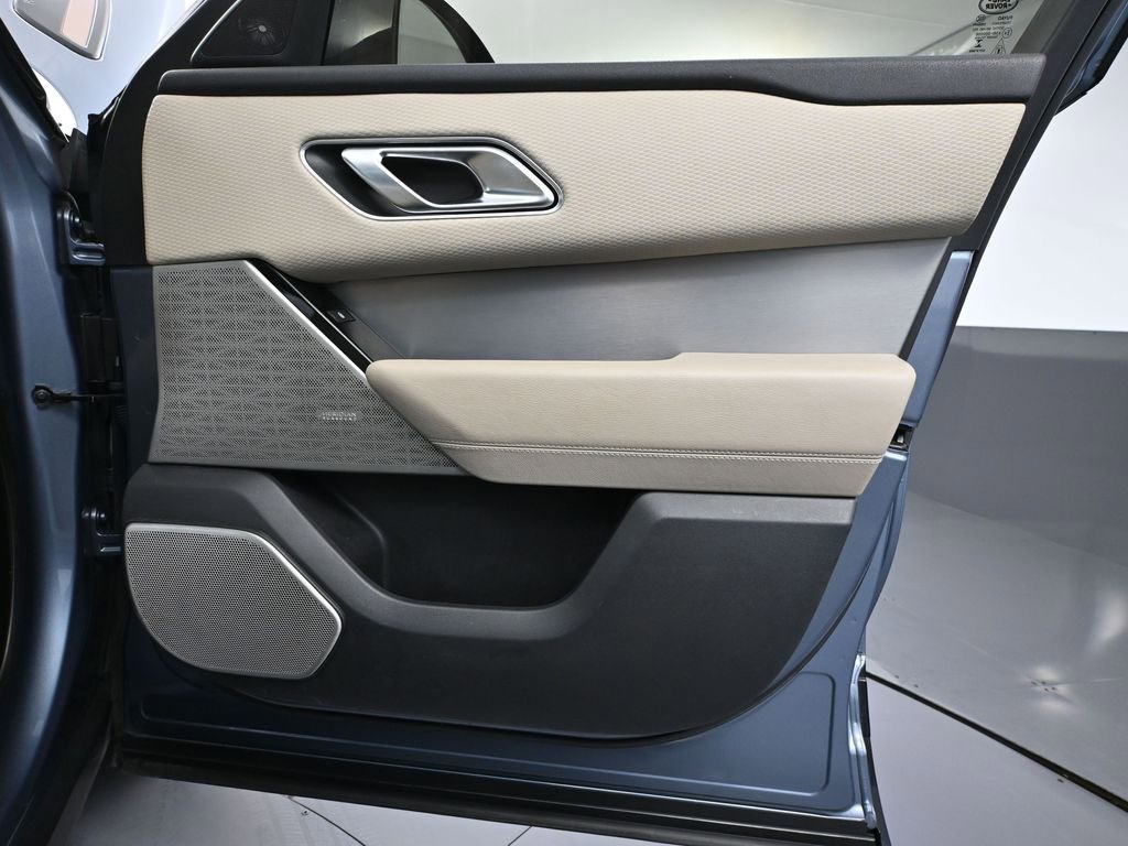 Used 2020 Land Rover Range Rover Velar R-Dynamic S image 48