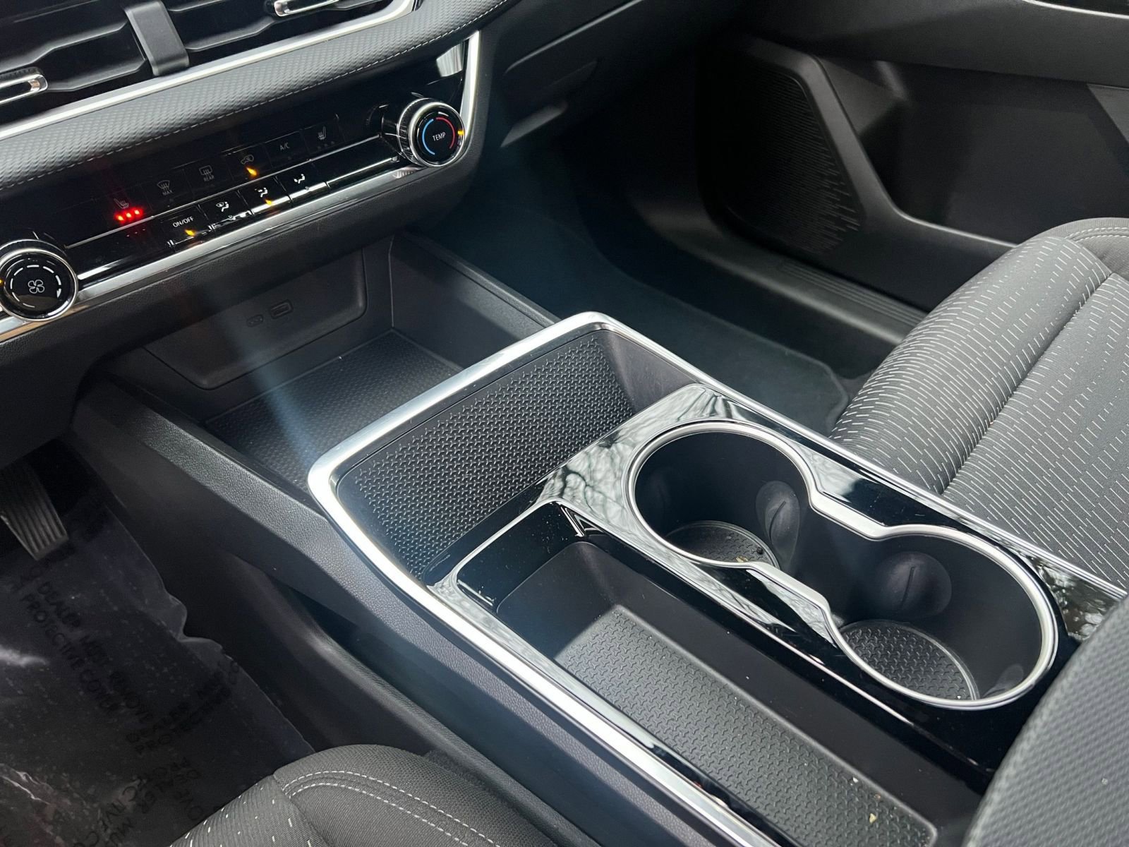 Used 2025 Chevrolet Equinox LT image 36