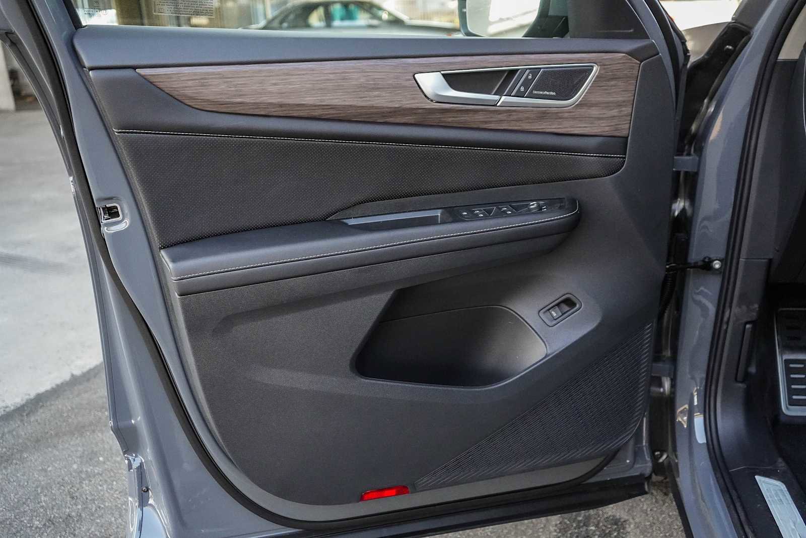 New 2026 Volkswagen Atlas SEL Premium R-Line image 24