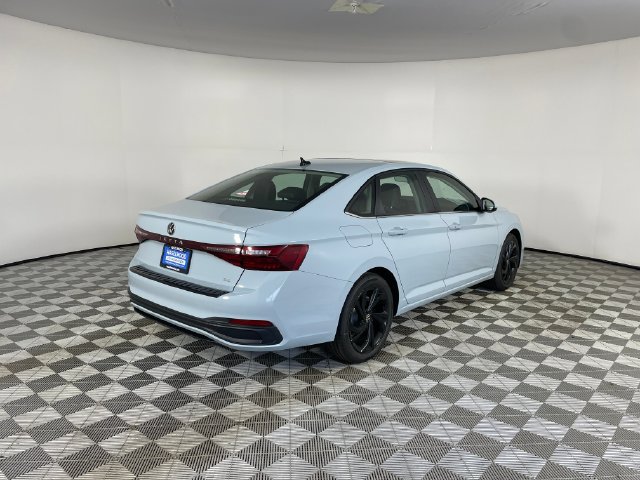 New 2027 Volkswagen Jetta SE FWD image 14