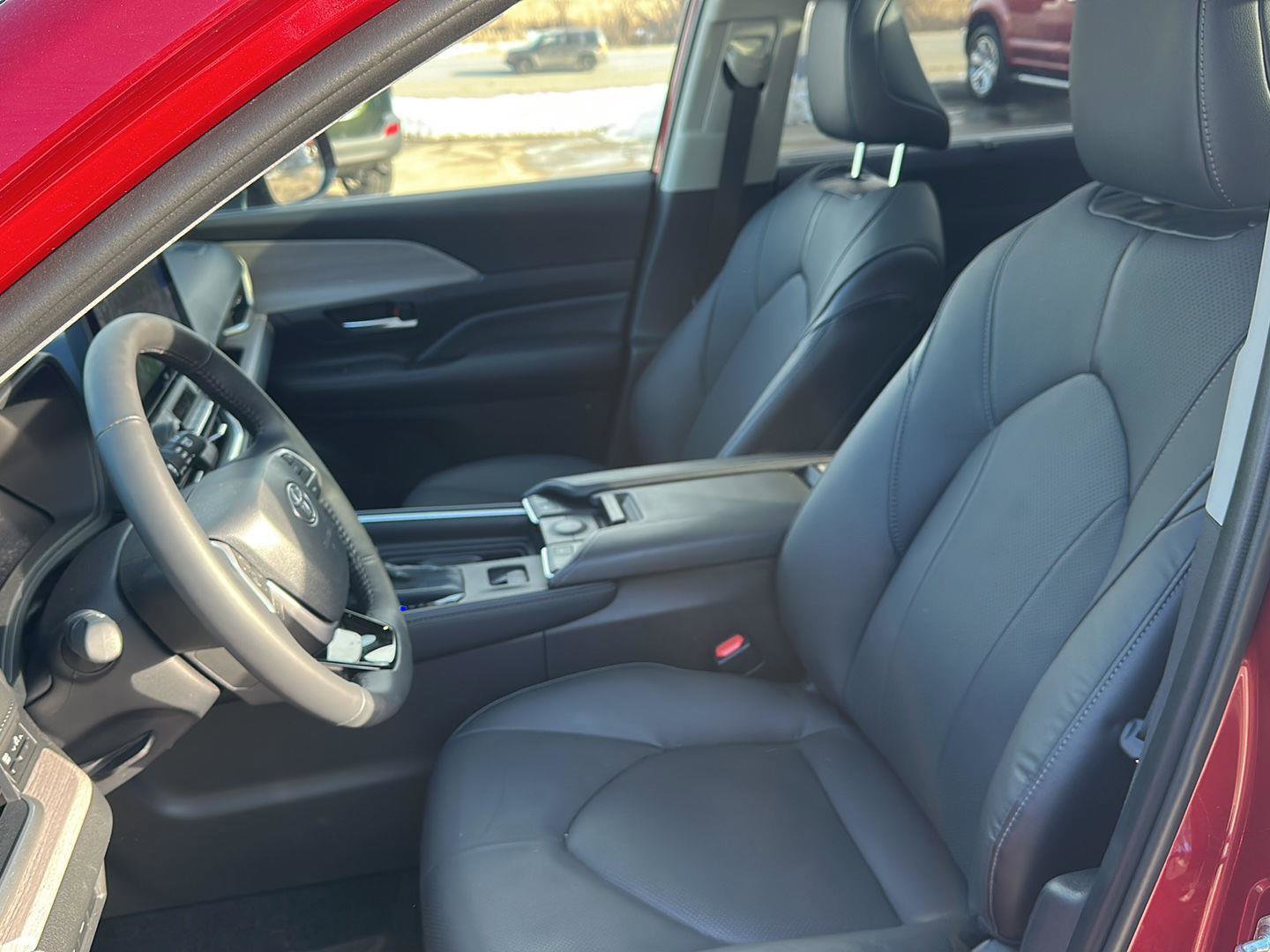 Used 2025 Toyota Grand Highlander AWD Hybrid image 8