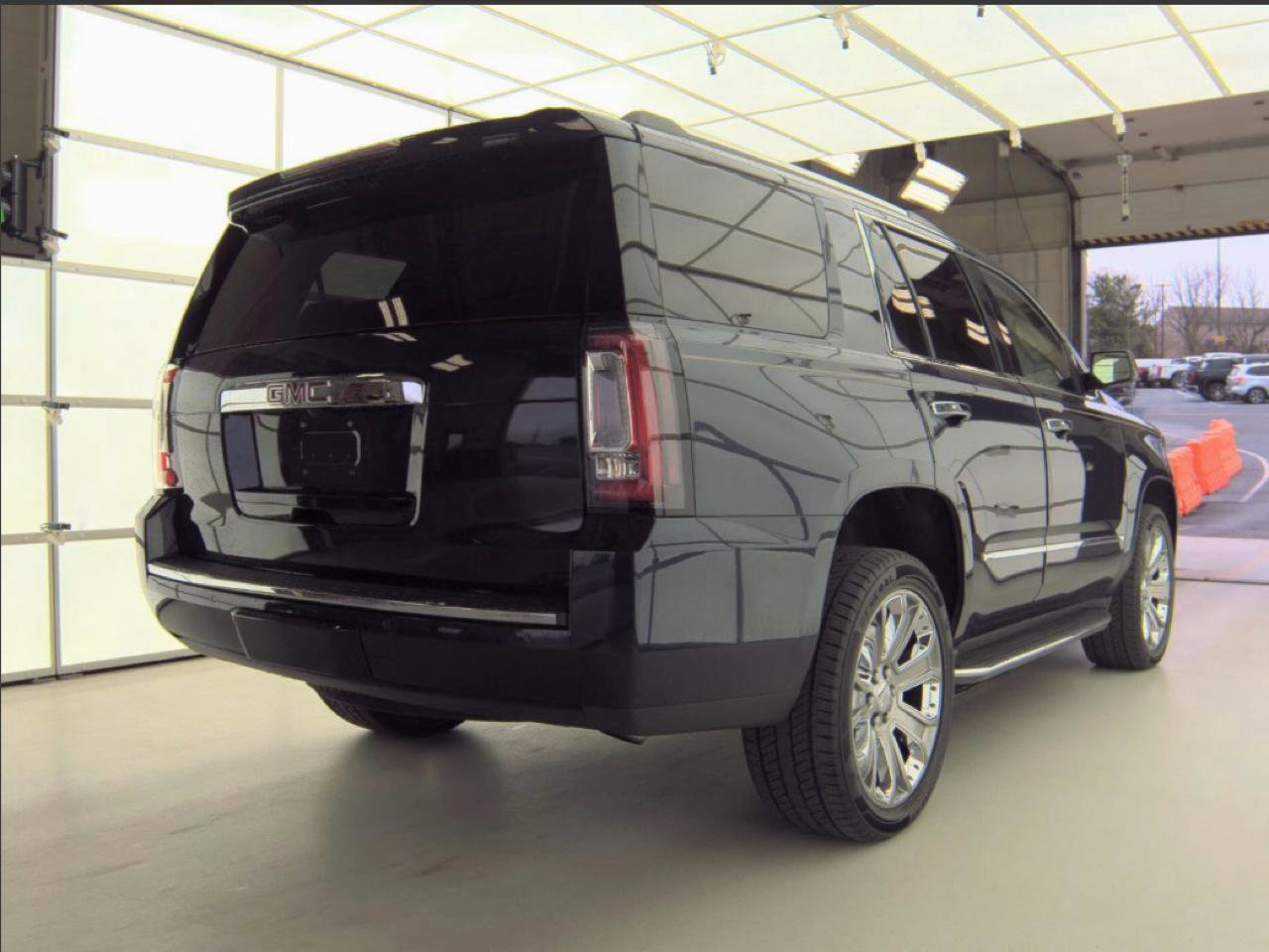 Used 2019 GMC Yukon Denali w/ Open Road Package image 2