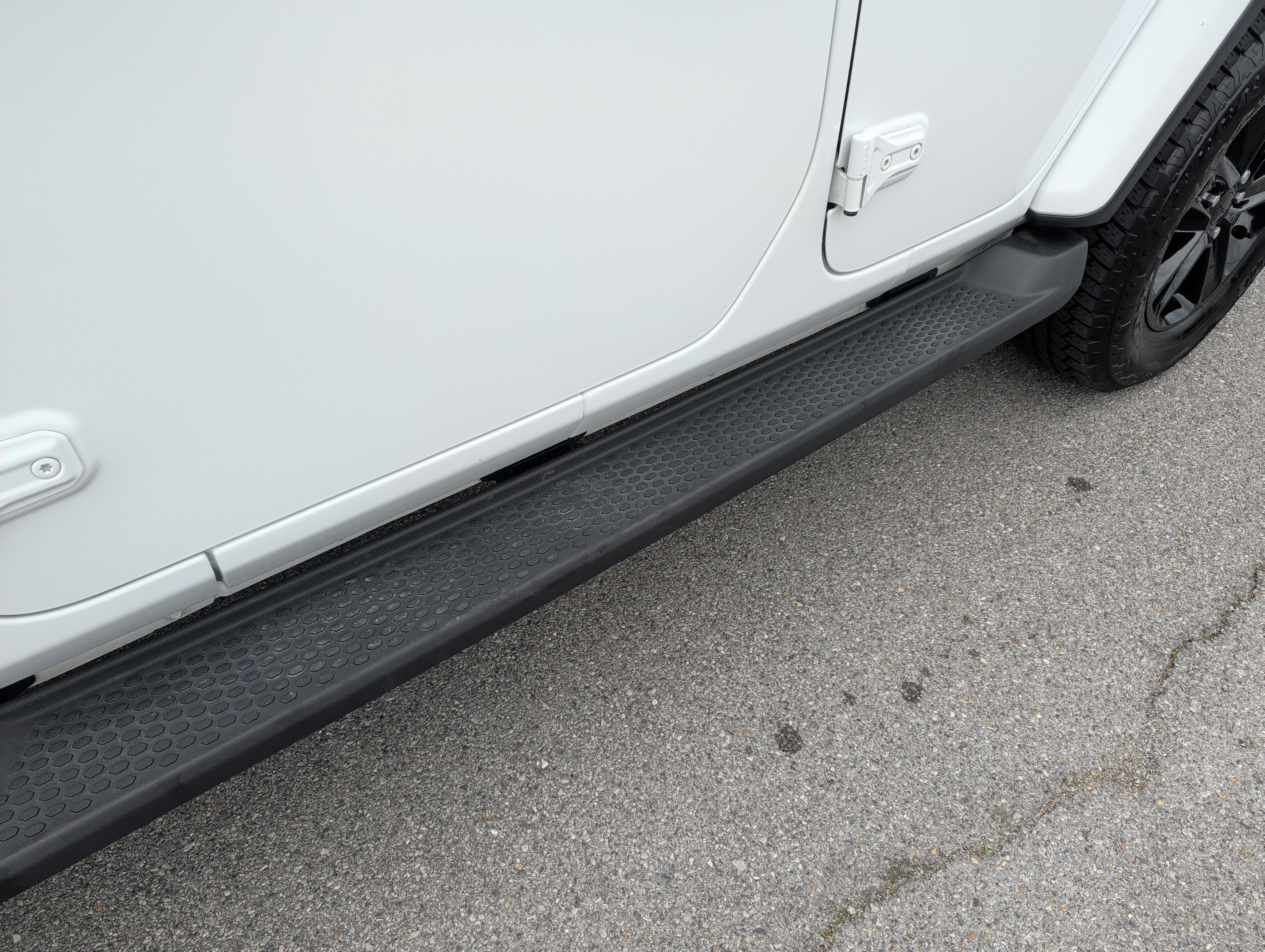 Used 2023 Jeep Wrangler Unlimited Sahara image 10