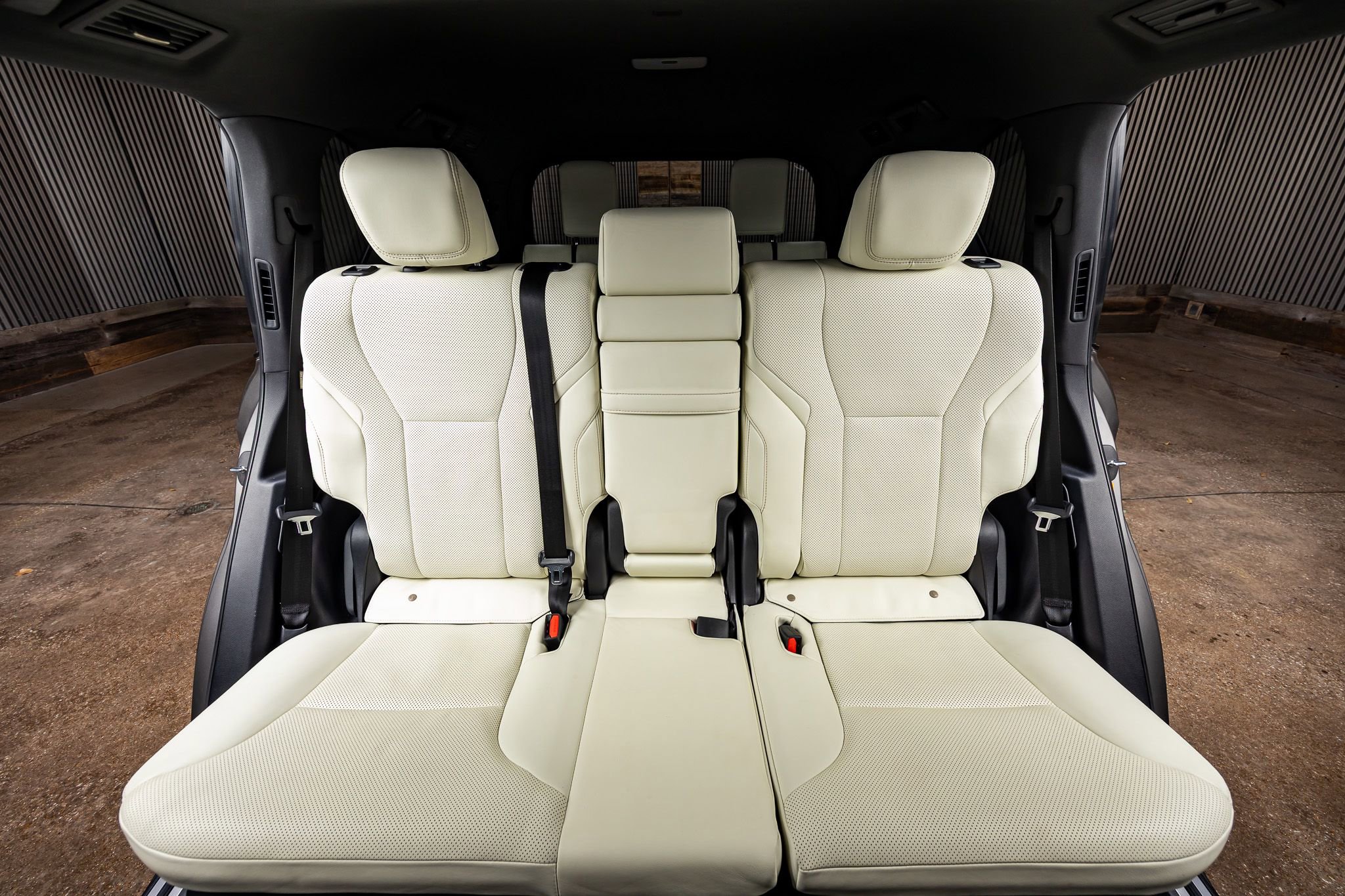 Used 2024 Lexus LX 600 4WD w/ Luxury Package image 33