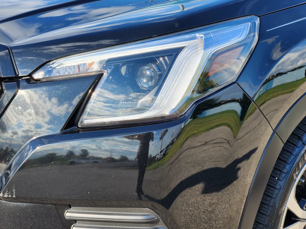 Used 2023 Subaru Forester Limited AWD/4WD image 9