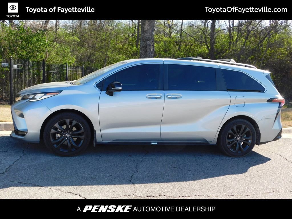 Certified 2023 Toyota Sienna XSE image 2