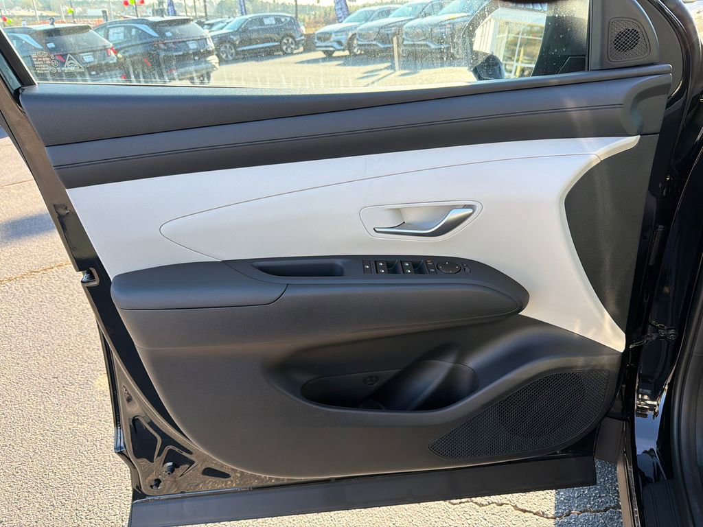New 2026 Hyundai Tucson SE image 10