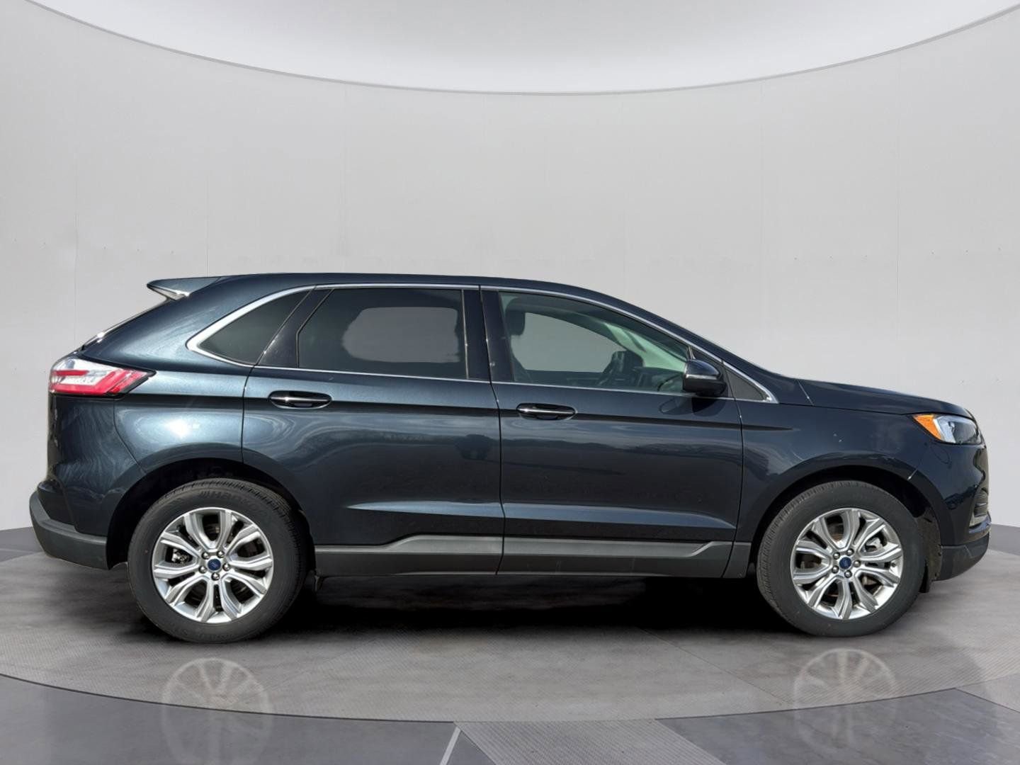 Certified 2022 Ford Edge Titanium image 7