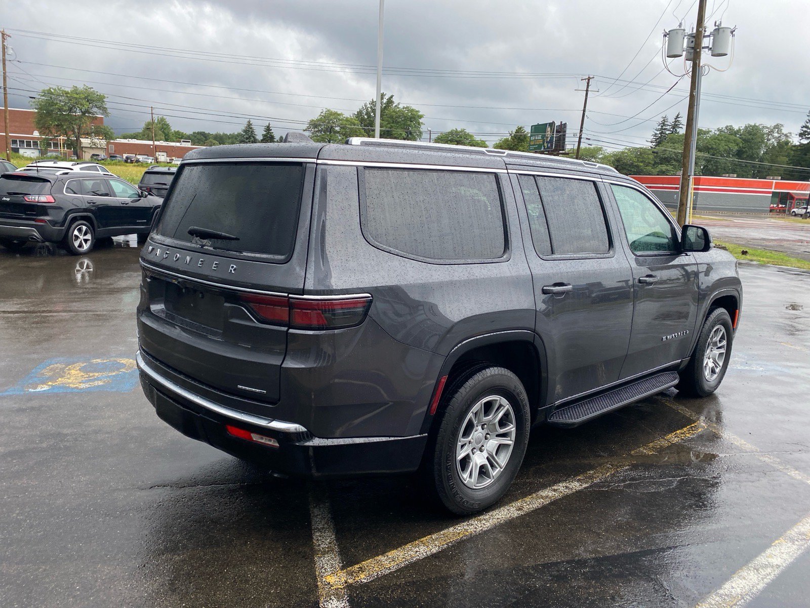 Used 2022 Jeep Wagoneer Series I AWD/4WD image 5