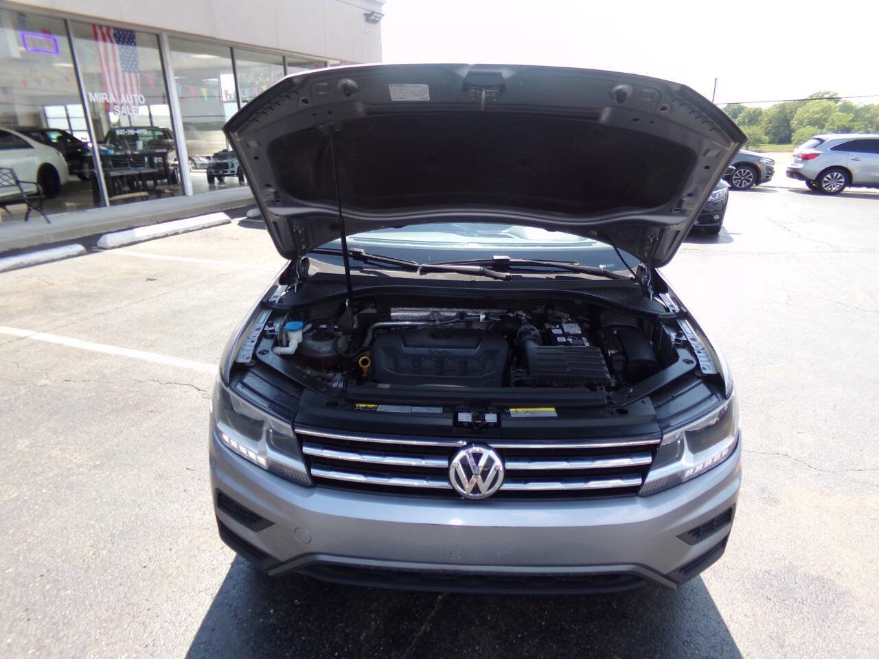 Used 2021 Volkswagen Tiguan SE image 33