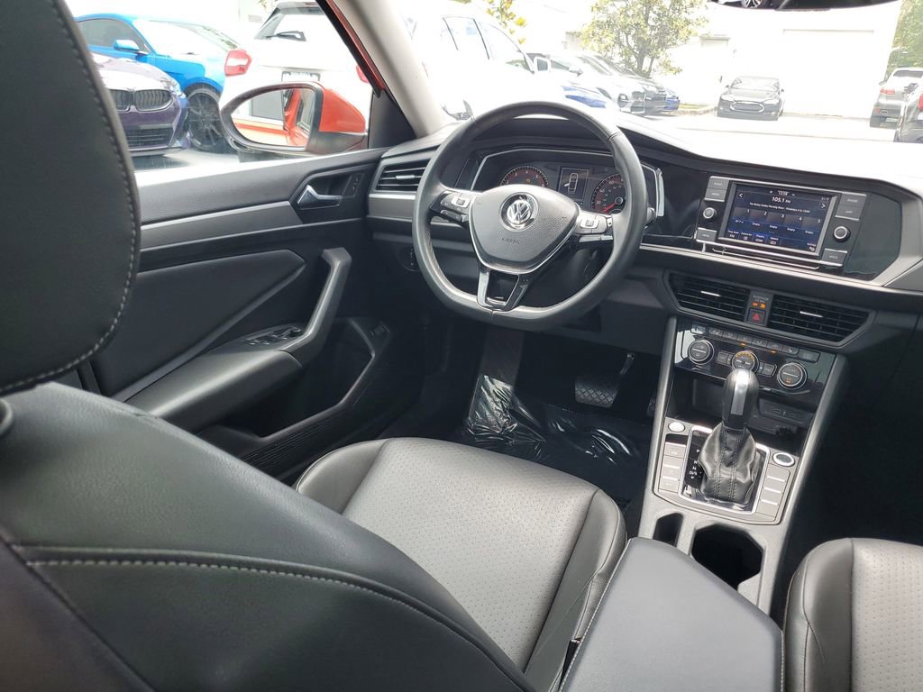 Used 2020 Volkswagen Jetta SE w/ SE Cold Weather Package image 15