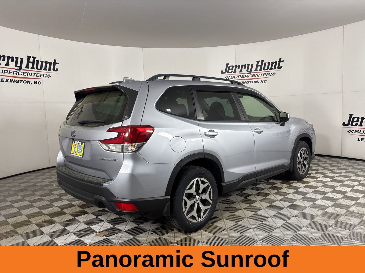Used 2023 Subaru Forester Premium image 5