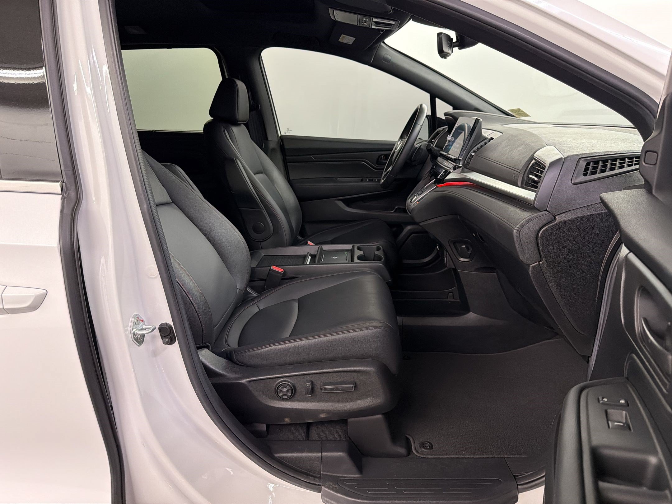 Certified 2025 Honda Odyssey Sport-L image 30