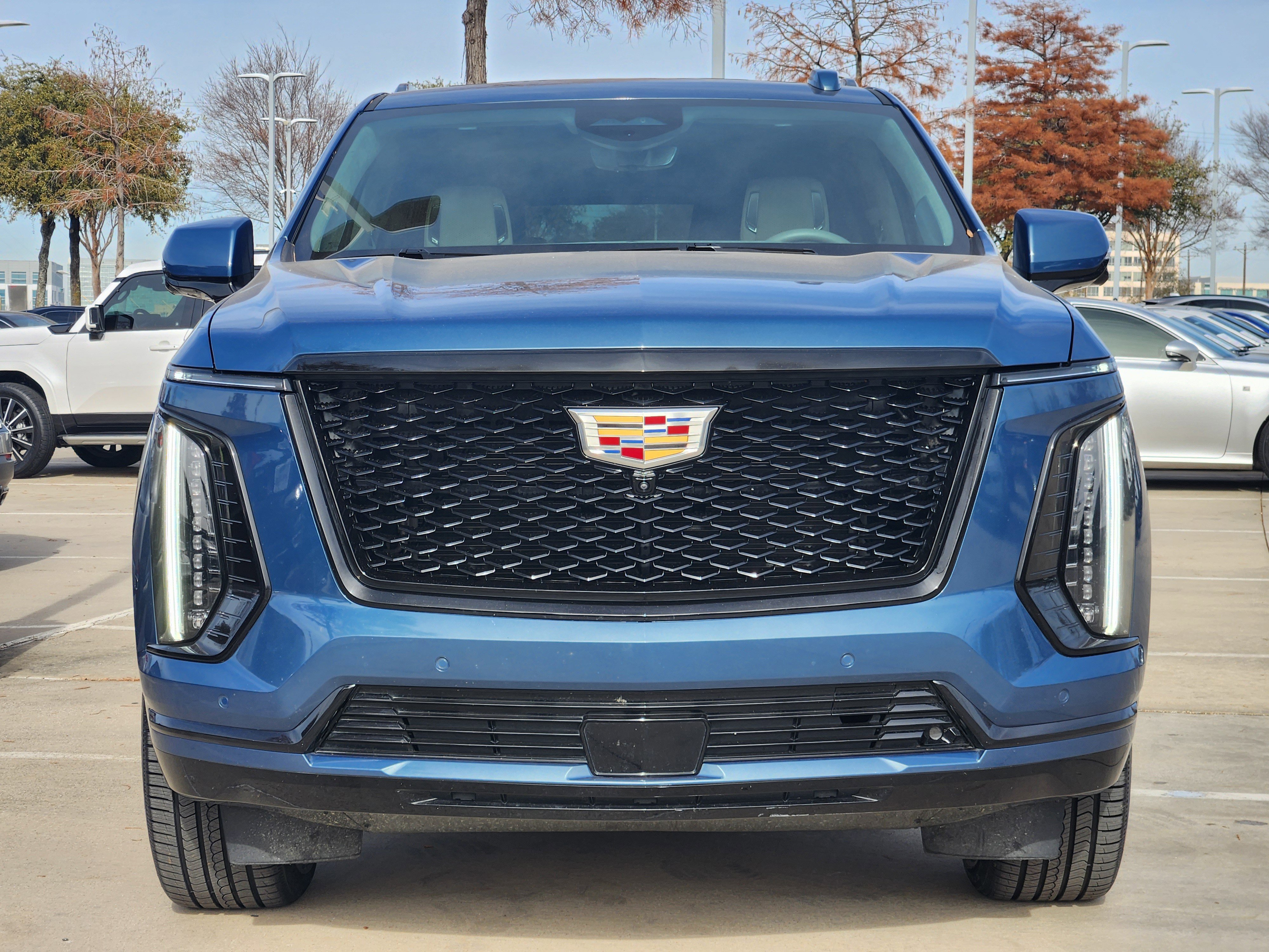 Used 2025 Cadillac Escalade ESV Sport Platinum image 8