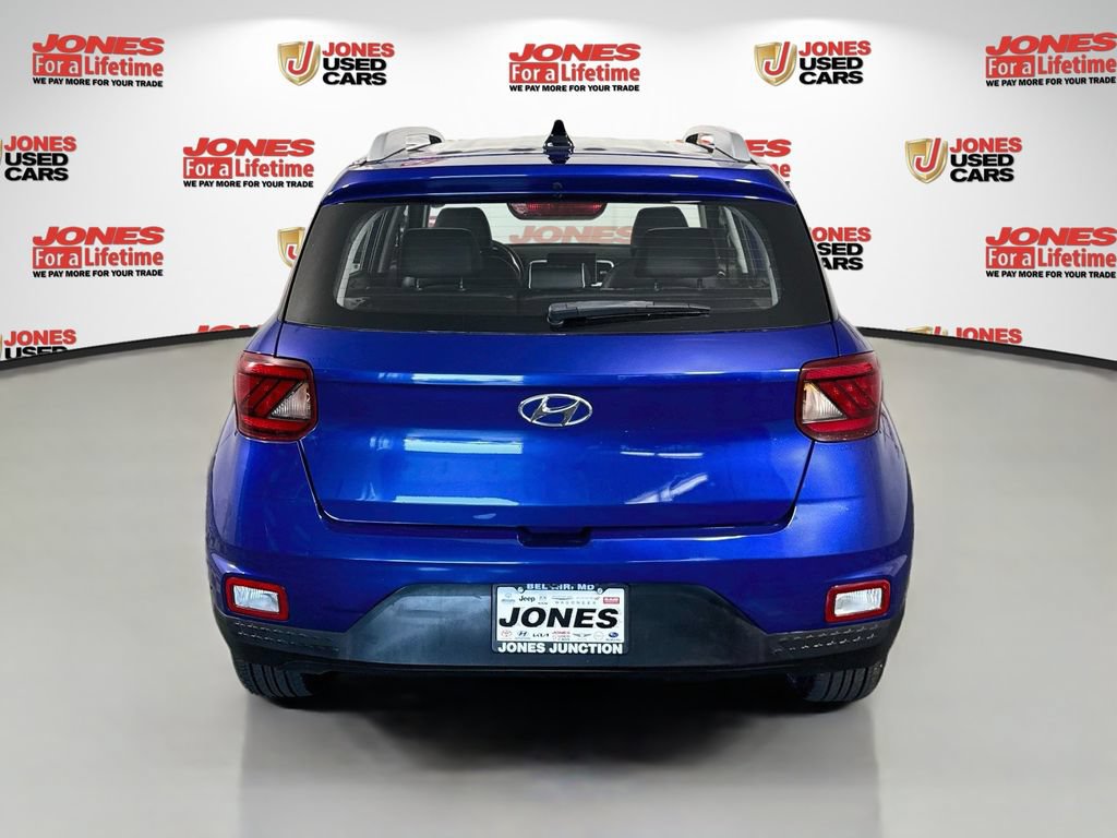 Certified 2022 Hyundai Venue Limited FWD image 15