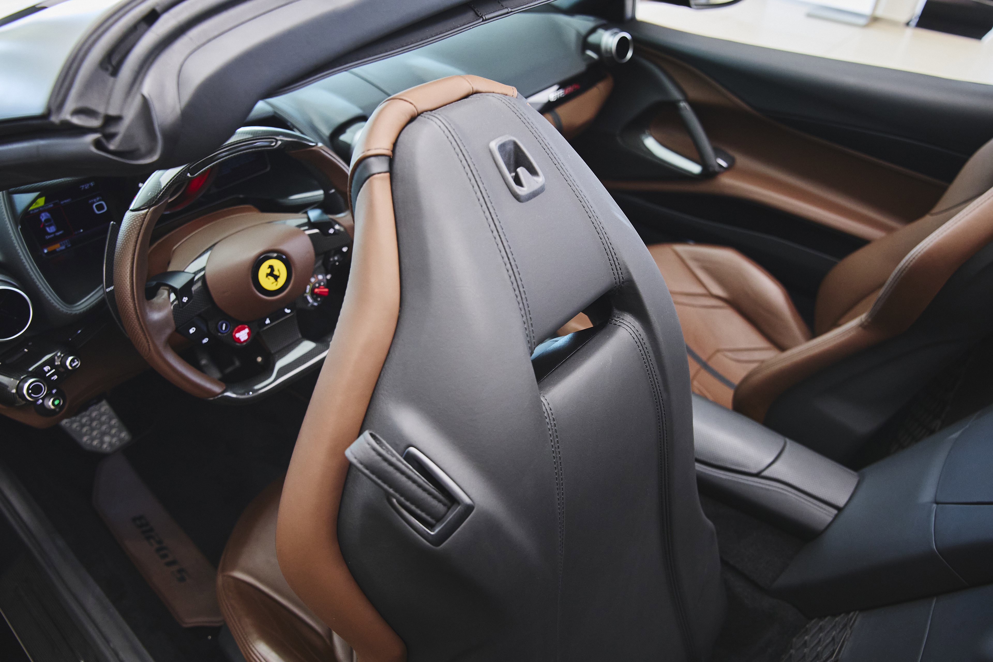 Used 2022 Ferrari 812 GTS image 20