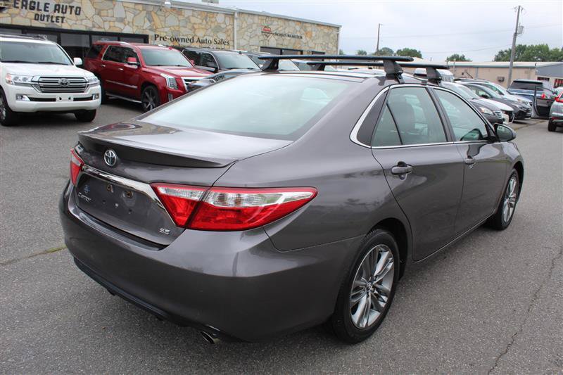 Used 2016 Toyota Camry SE FWD image 7