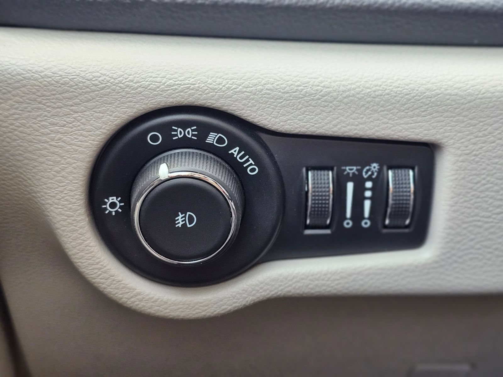 Used 2024 Chrysler Pacifica Limited FWD image 20