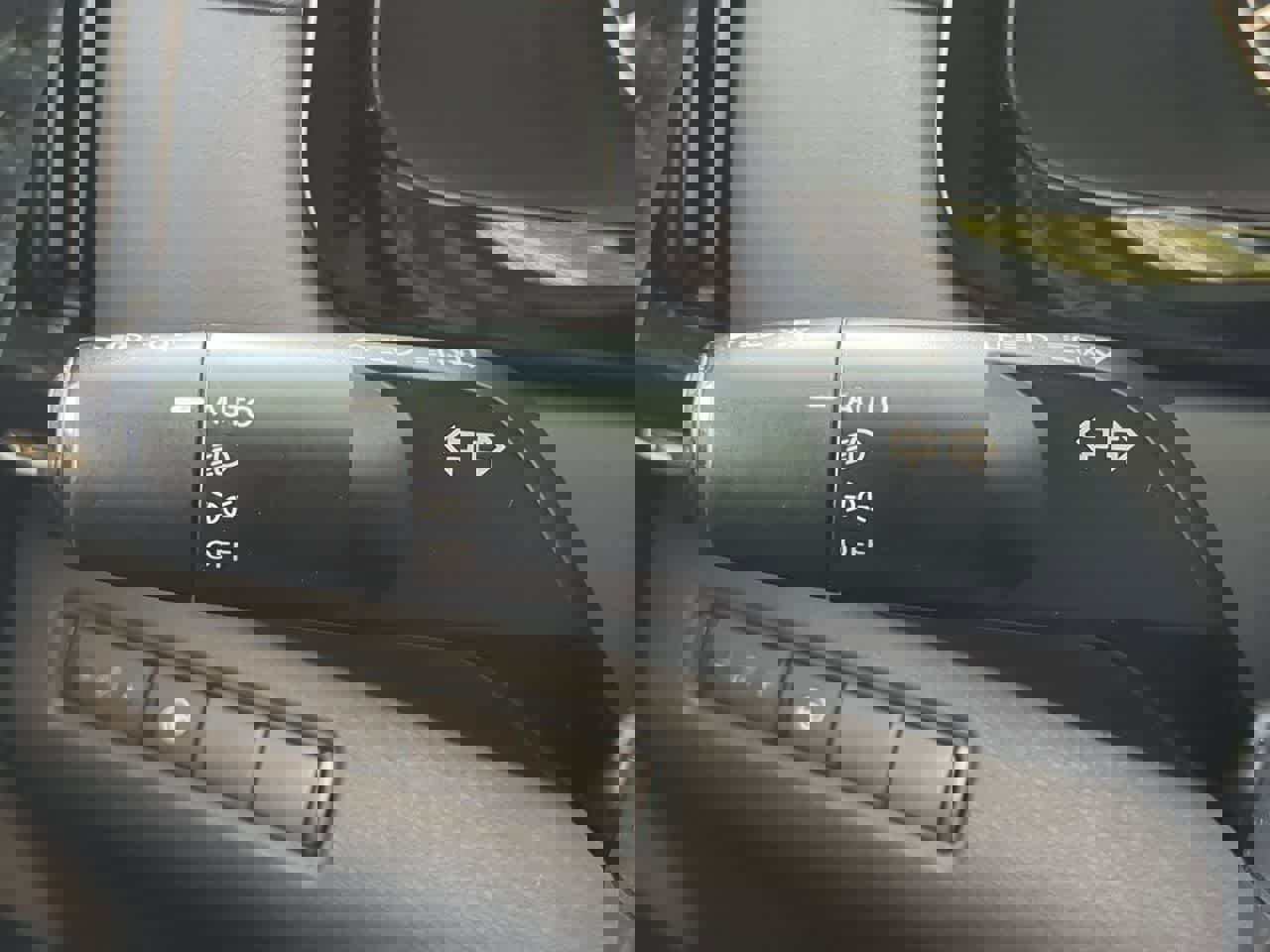 Used 2022 Nissan Pathfinder SV w/ SV Black Package image 26