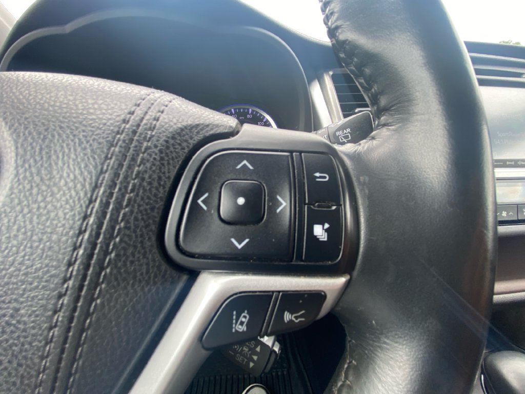 Used 2018 Toyota Highlander Limited AWD/4WD image 20