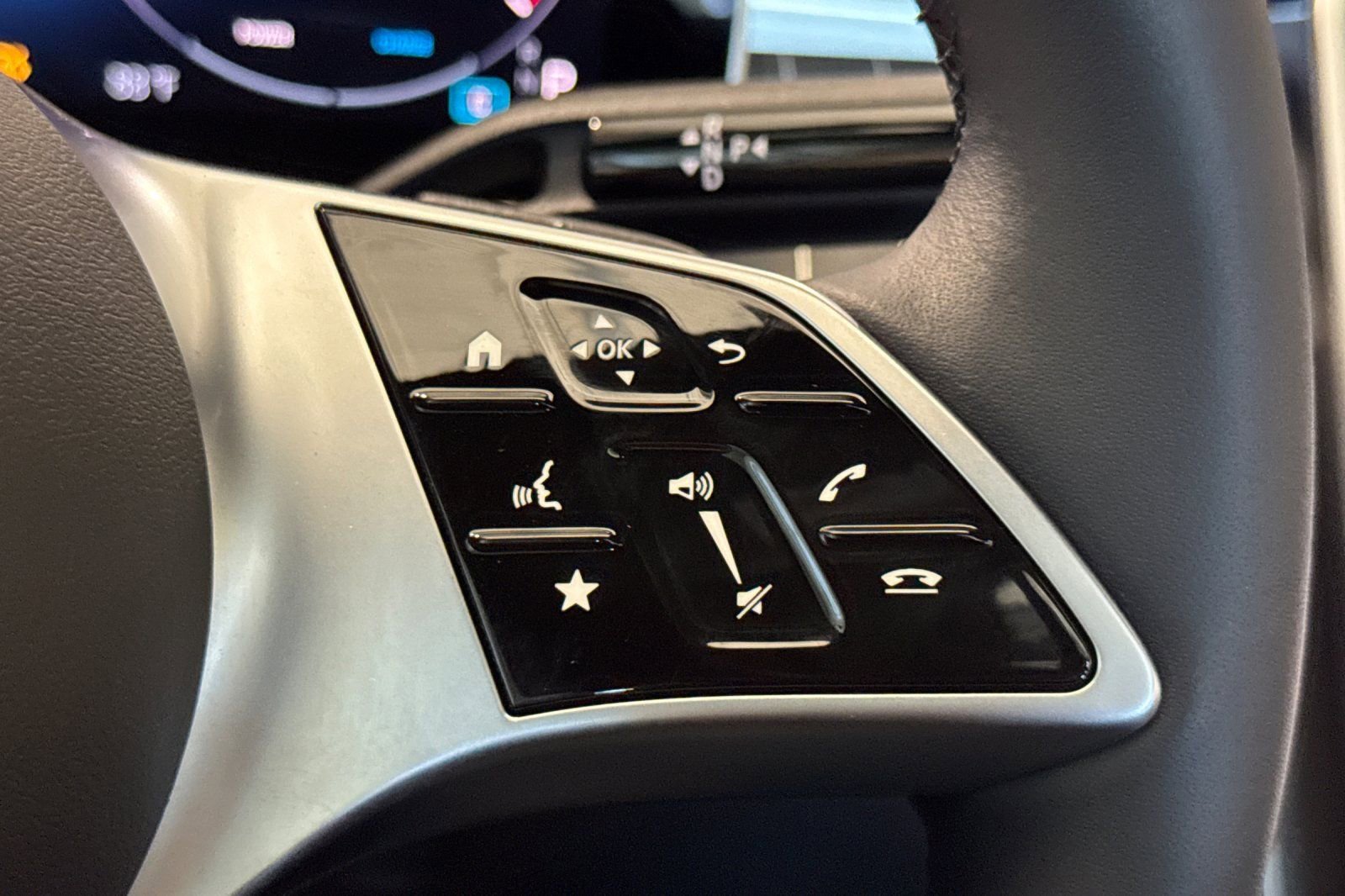 New 2025 Mercedes-Benz C 300 4MATIC Sedan image 30