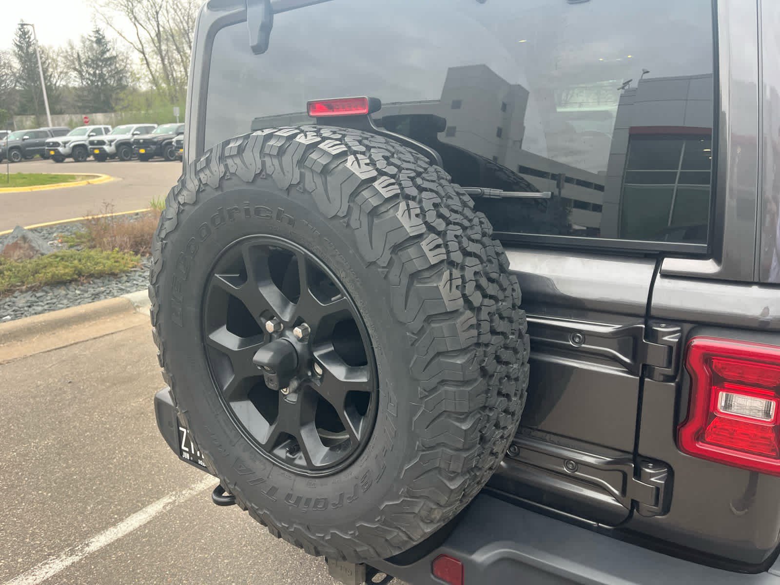 Used 2019 Jeep Wrangler Unlimited Sahara w/ Quick Order Package 24M Moab AWD/4WD image 14
