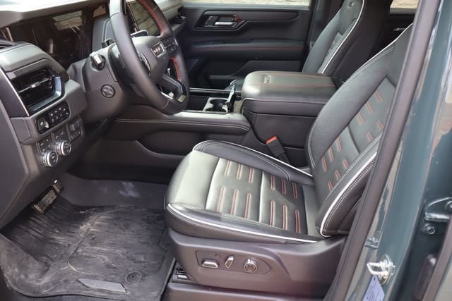 Used 2026 GMC Yukon AT4 Ultimate w/ LPO, Floor Liner Package AWD/4WD image 26