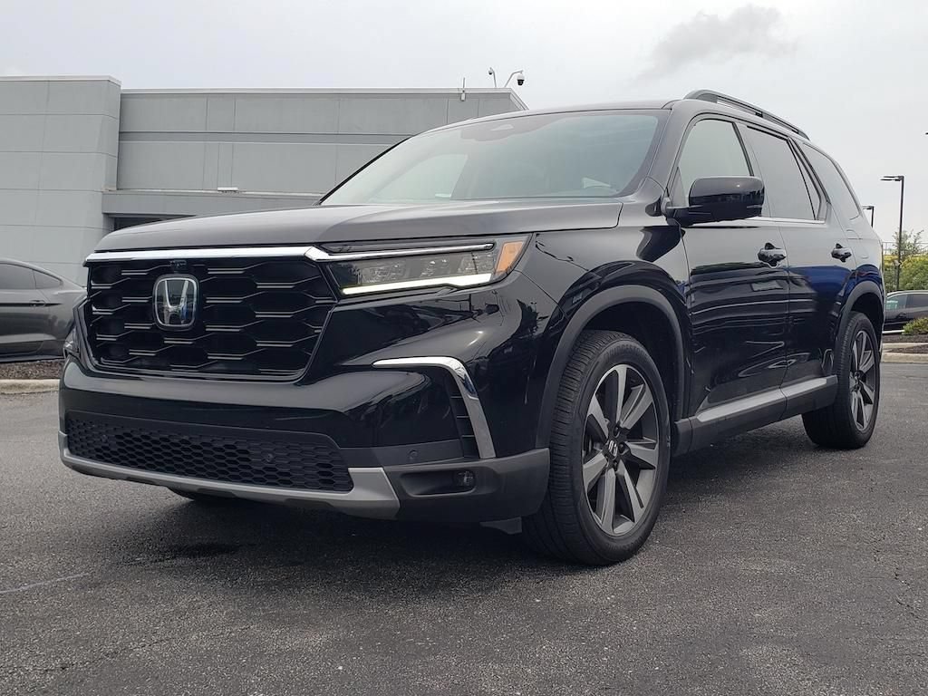 Used 2025 Honda Pilot Elite image 3
