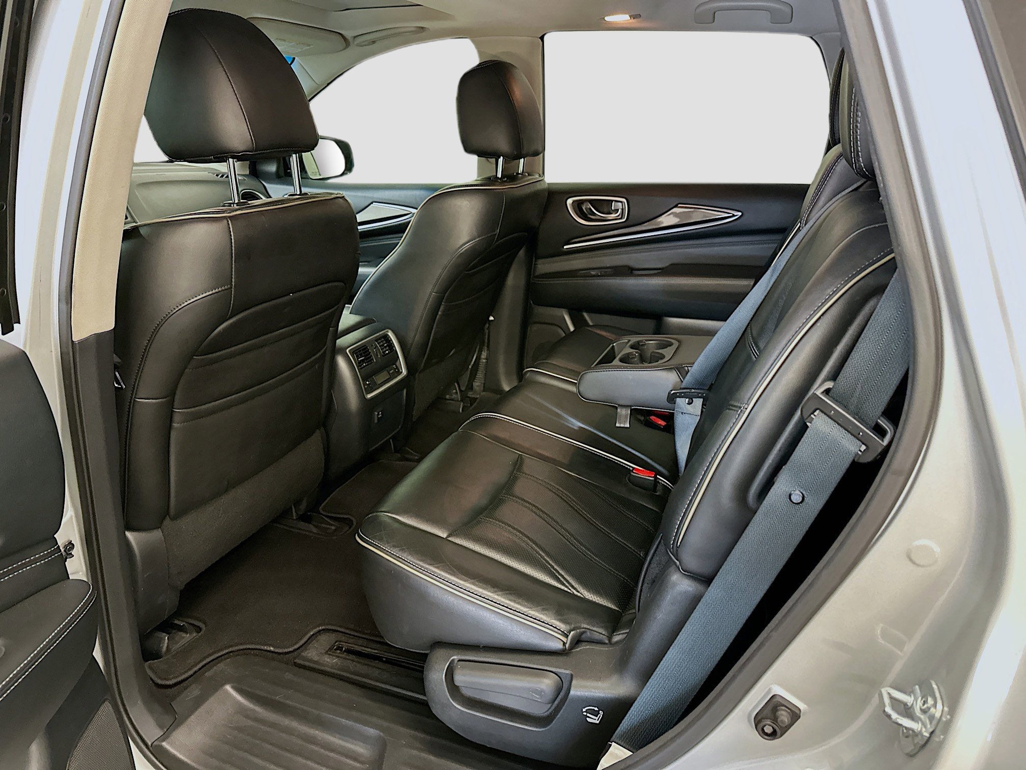 Used 2016 INFINITI QX60 FWD w/ Premium Plus Package image 30