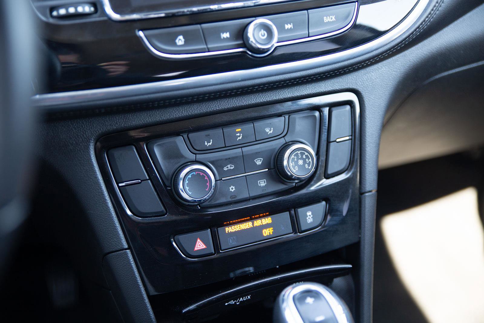 Used 2020 Buick Encore Preferred image 14