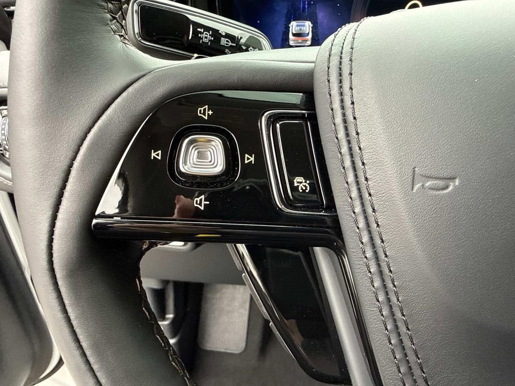 New 2026 Lincoln Aviator AWD image 32