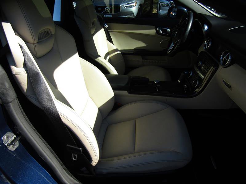 Used 2015 Mercedes-Benz SLK 250 image 27